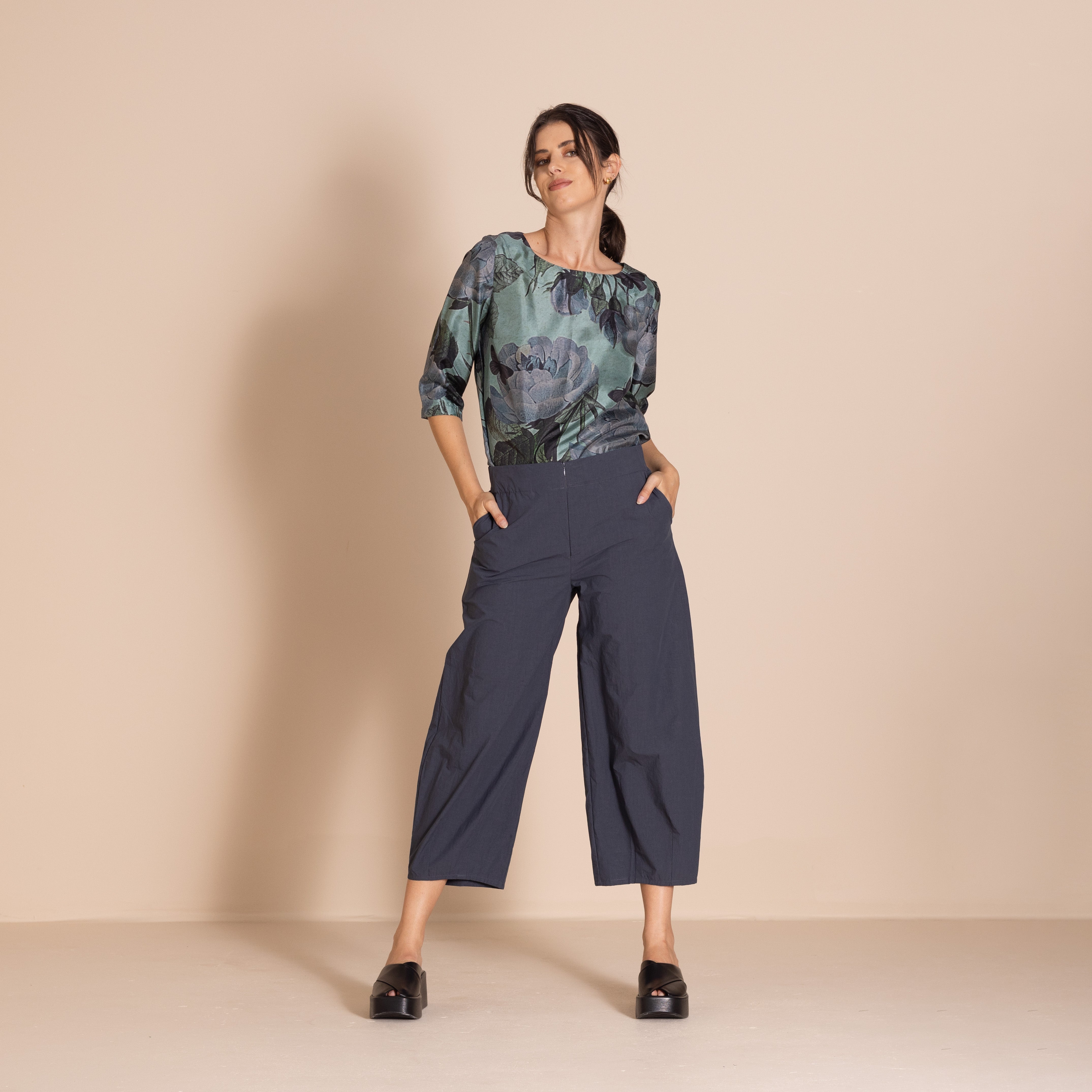 Pima Barrel Pant in Navy
