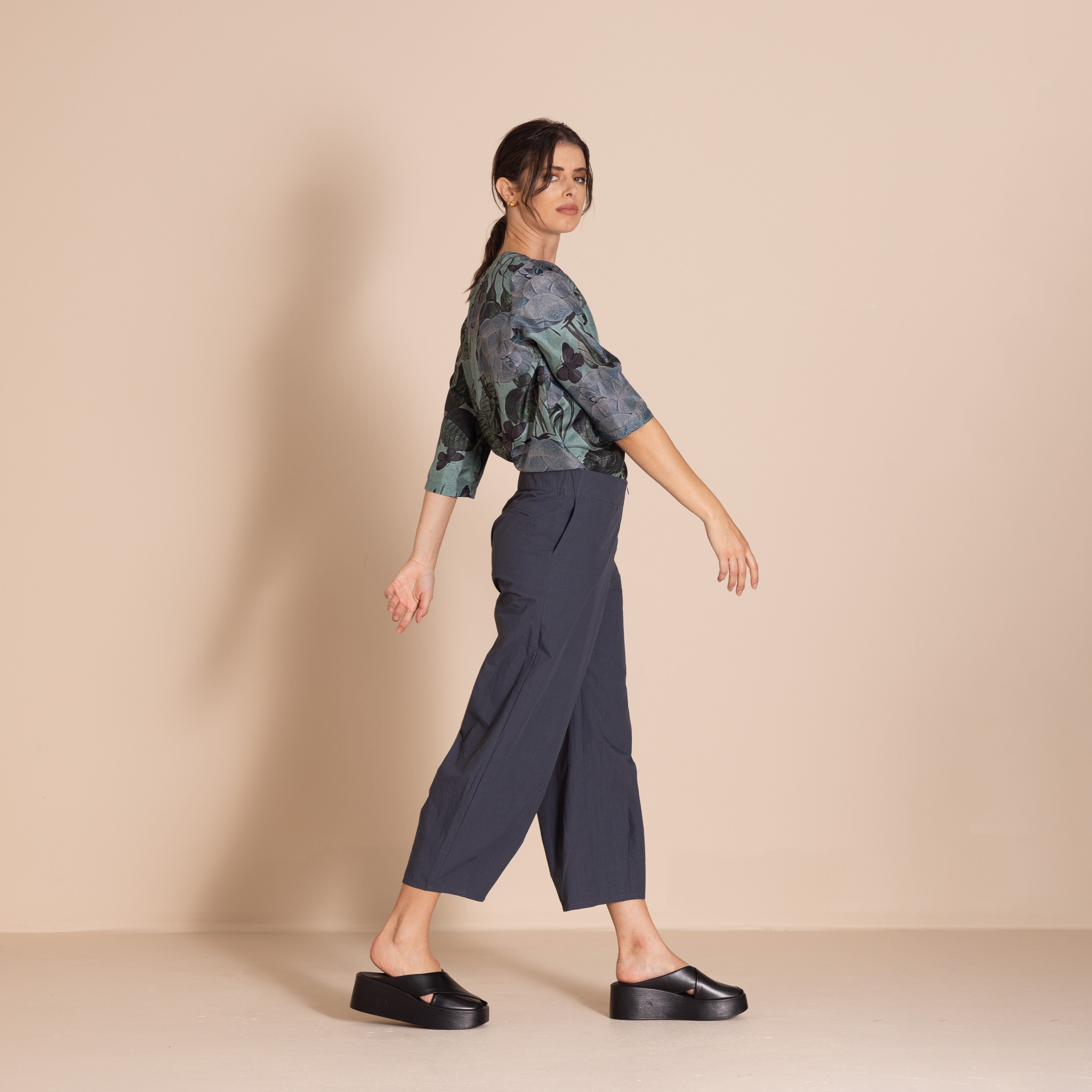 Pima Barrel Pant in Navy