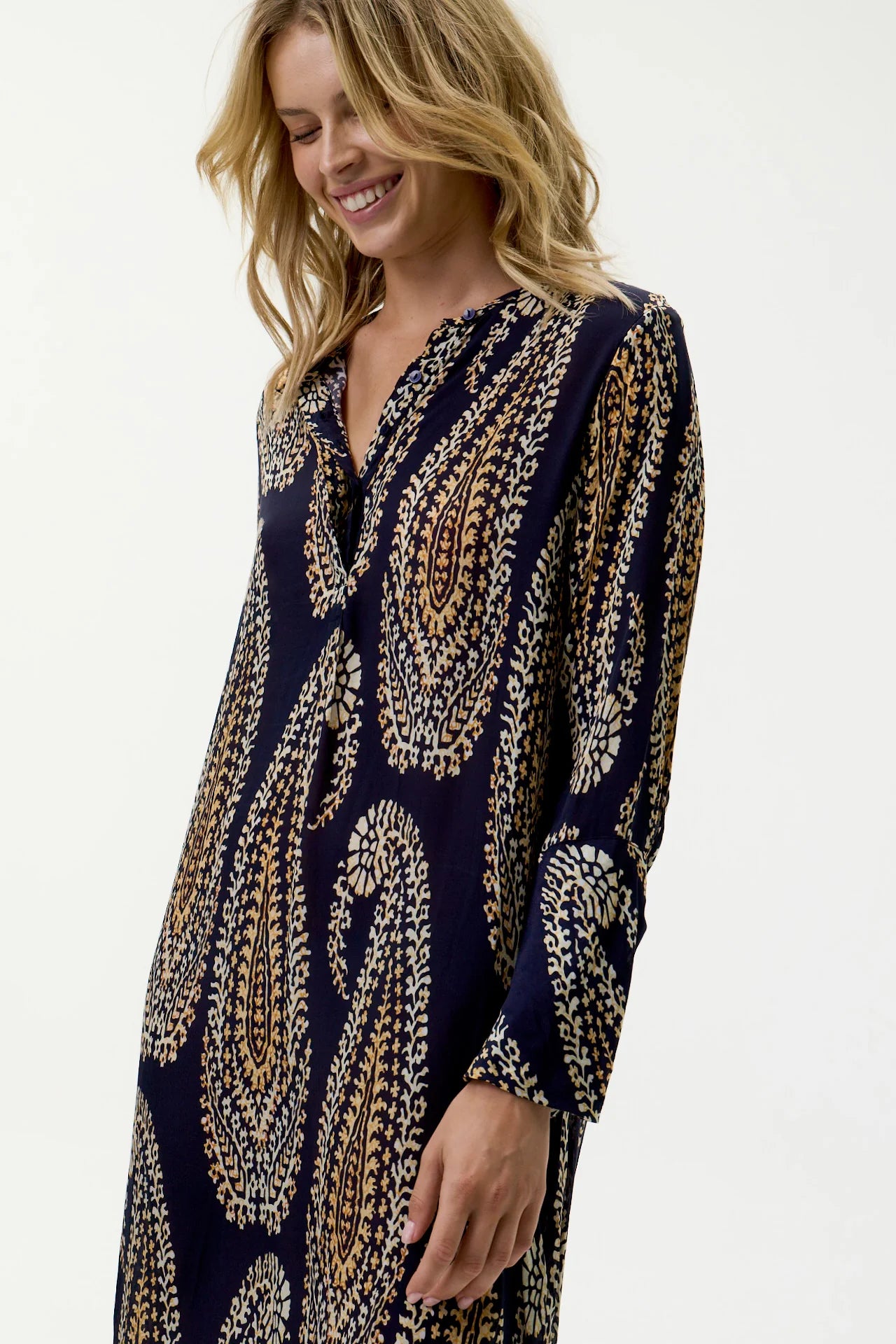 Long Genie-Provence-Viscose-Navy Paisley Dress