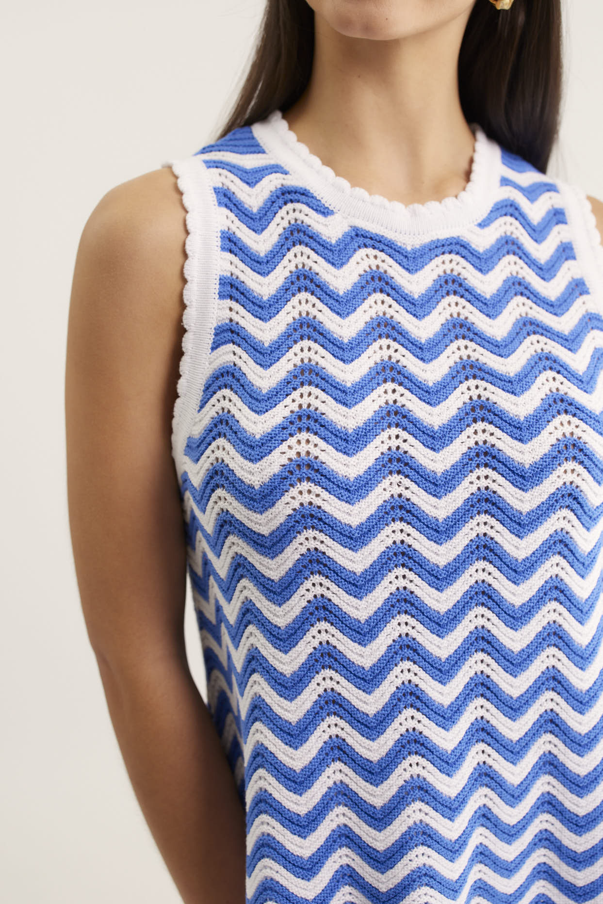 Pearle Top in Cornflower/White