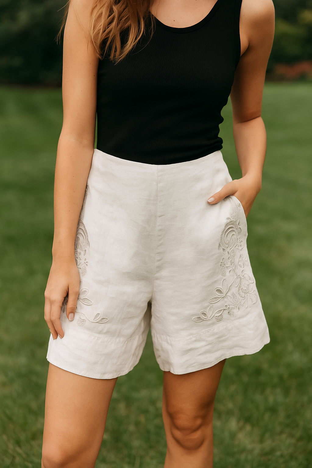 Lila Short in Broidery