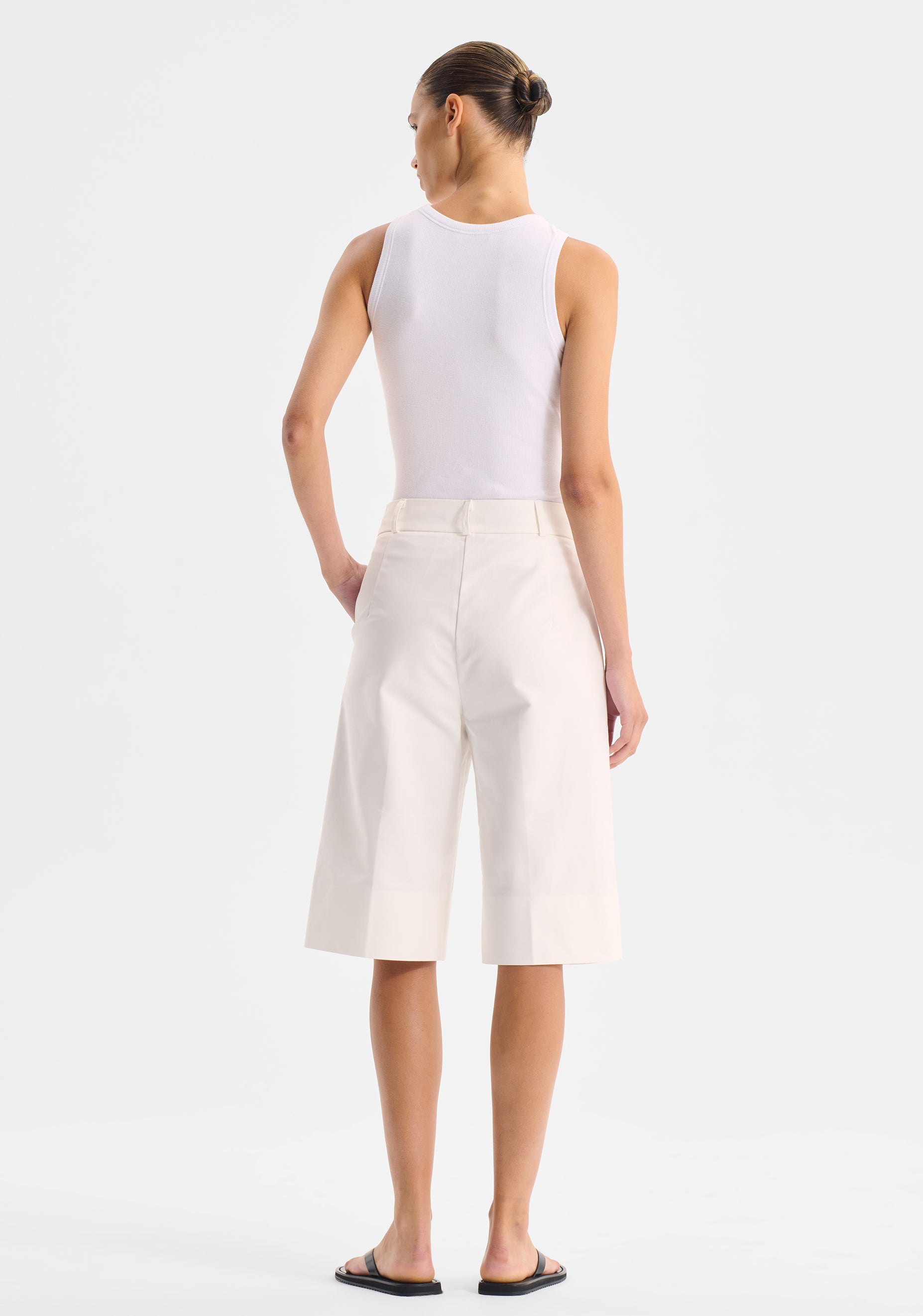 Elliott Bermuda Short | White