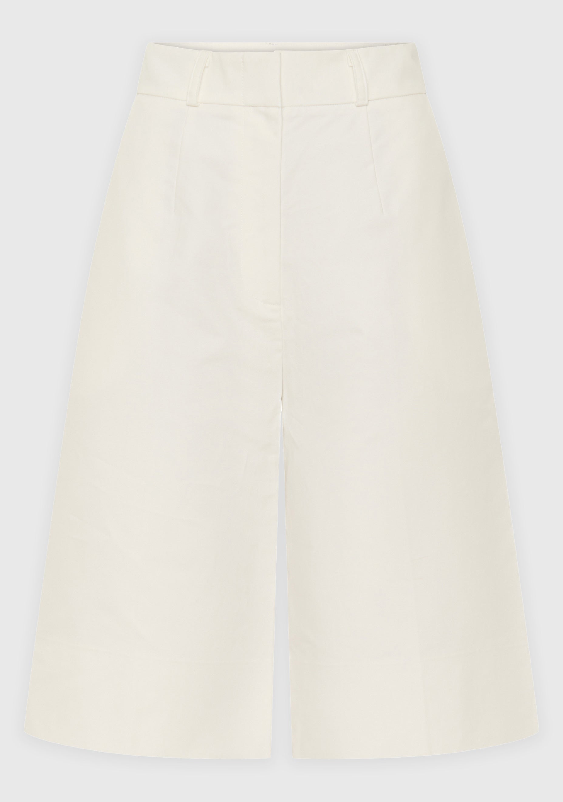 Elliott Bermuda Short | White