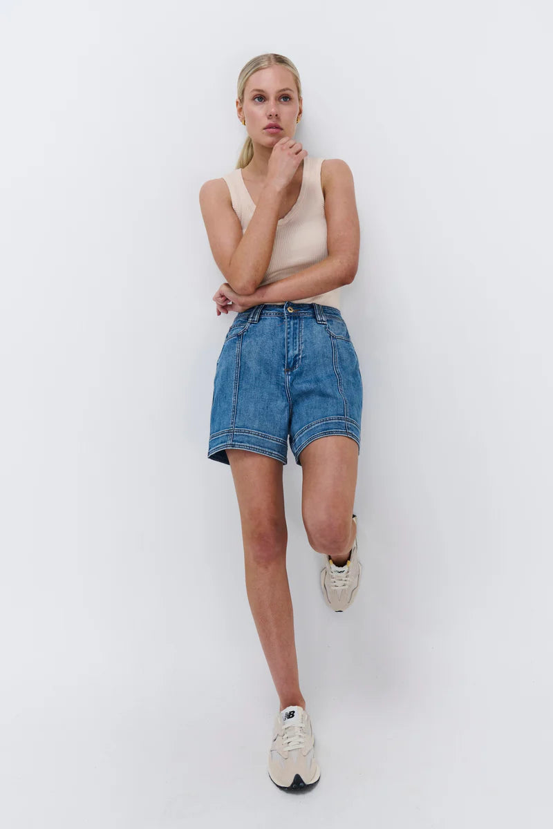Sydney Short | Dakota Wash